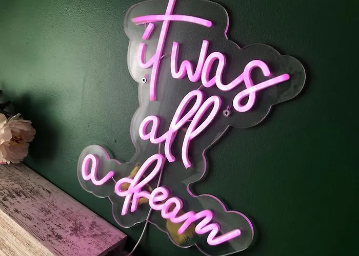 Charming Pheonix Parkside Flat *